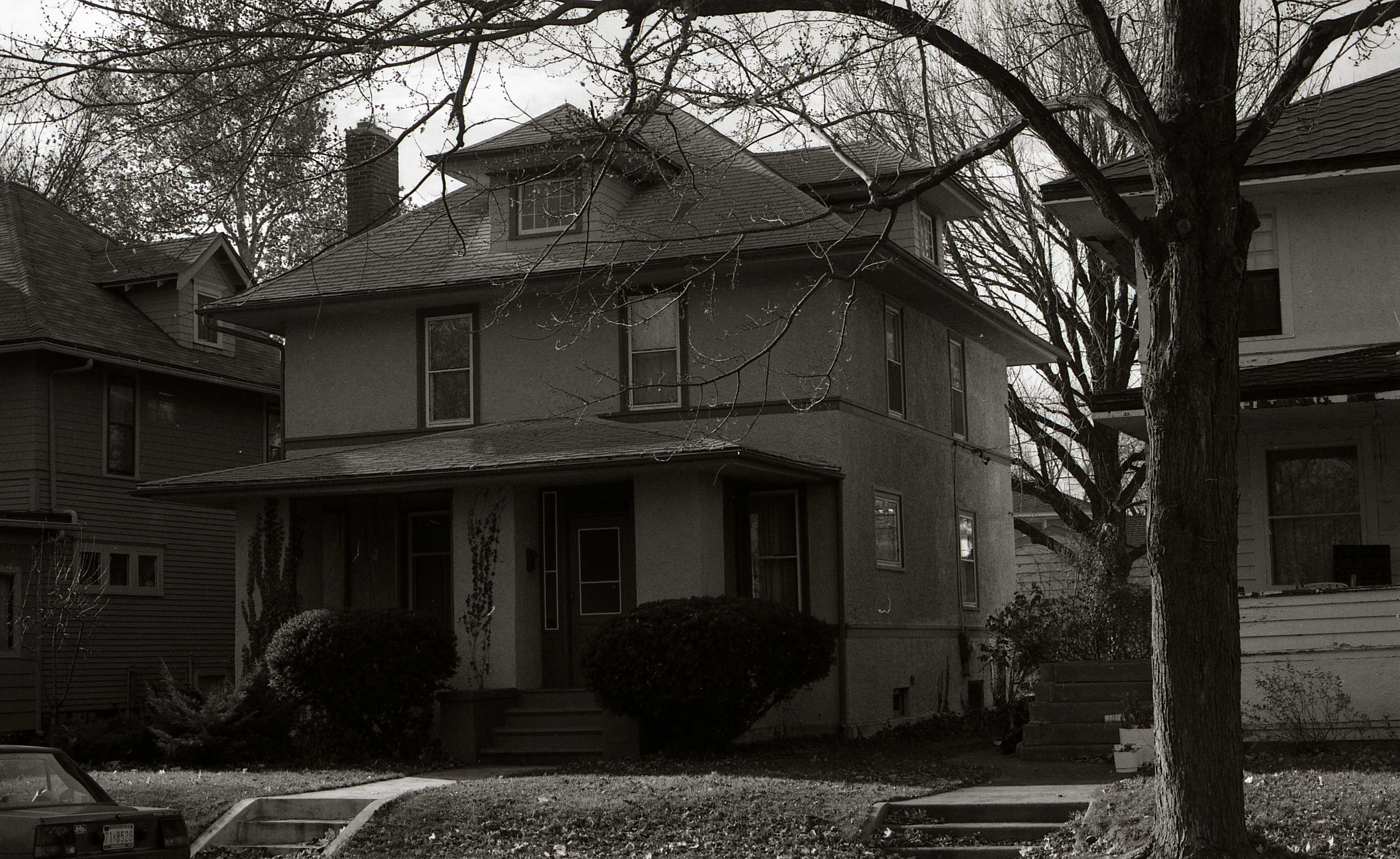 1069 Riverside Drive